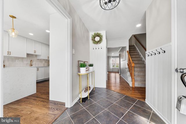 4819 CARRIAGEPARK RD, Fairfax, VA 22032