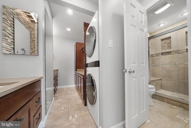 4819 CARRIAGEPARK RD, Fairfax, VA 22032