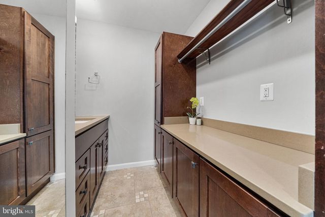 4819 CARRIAGEPARK RD, Fairfax, VA 22032