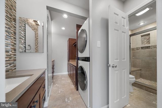 4819 CARRIAGEPARK RD, Fairfax, VA 22032