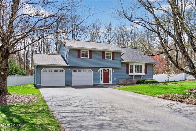 34 Guilder Place, Clifton Park, NY 12019
