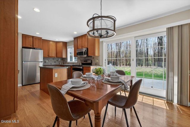 34 Guilder Place, Clifton Park, NY 12019