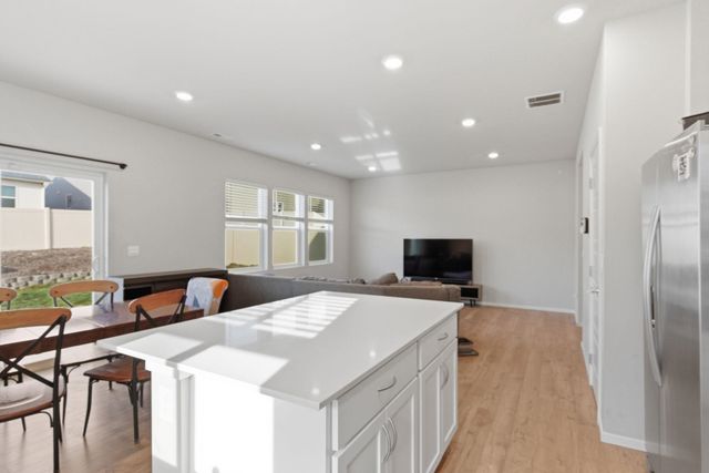 5606 W Youngstown Ln, Spokane, WA 99208