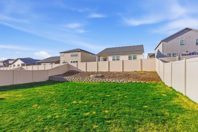 5606 W Youngstown Ln, Spokane, WA 99208