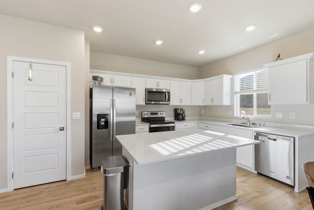 5606 W Youngstown Ln, Spokane, WA 99208