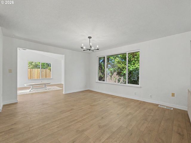 15893 Ne HOLLADAY St, Portland, OR 97230