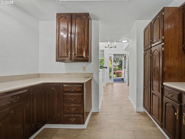 15893 Ne HOLLADAY St, Portland, OR 97230
