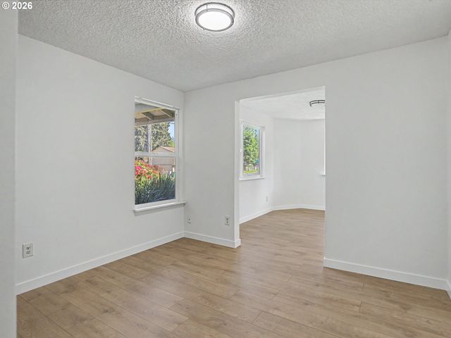 15893 Ne HOLLADAY St, Portland, OR 97230