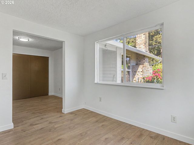 15893 Ne HOLLADAY St, Portland, OR 97230