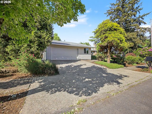 15893 Ne HOLLADAY St, Portland, OR 97230