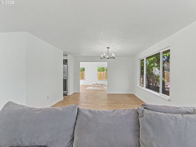 15893 Ne HOLLADAY St, Portland, OR 97230