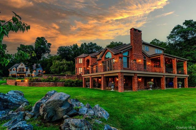 16 Reynwood Drive, Brewster, NY 10509