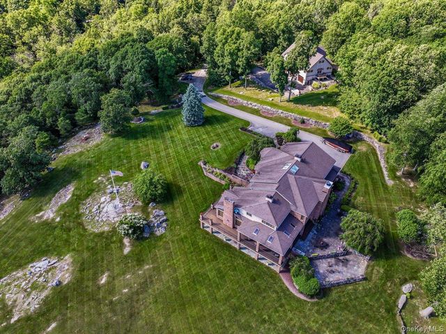 16 Reynwood Drive, Brewster, NY 10509