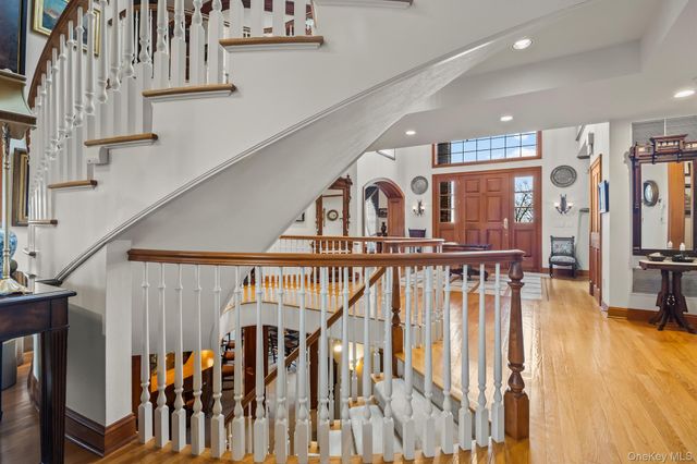 16 Reynwood Drive, Brewster, NY 10509