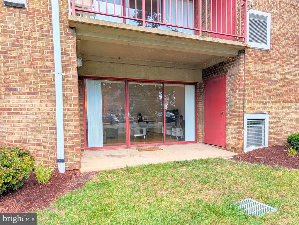 4705 TECUMSEH ST #104, College Park, MD 20740