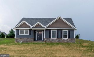 3 LANTERN CT, Carlisle, PA 17013