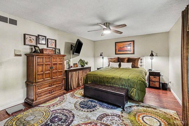 1326 Pennsbury Drive, Green Twp, OH 45238