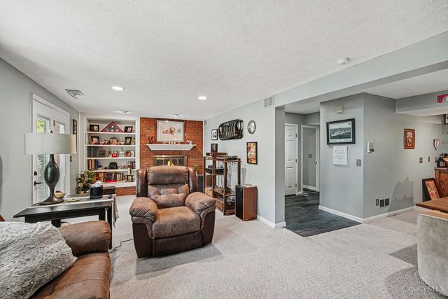 1326 Pennsbury Drive, Green Twp, OH 45238