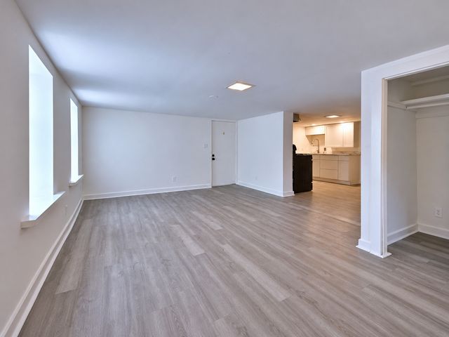 2932 N Lakewood Avenue B, Chicago, IL 60657
