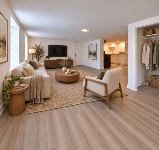 2932 N Lakewood Avenue B, Chicago, IL 60657