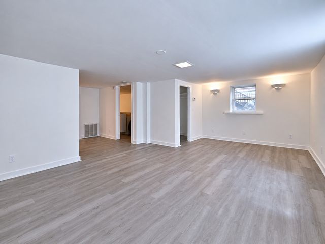 2932 N Lakewood Avenue B, Chicago, IL 60657