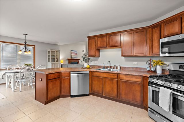 10396 Adler Cove, St. John, IN 46373