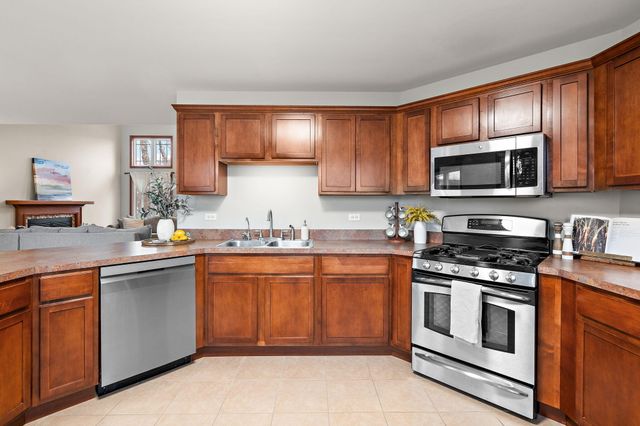 10396 Adler Cove, St. John, IN 46373