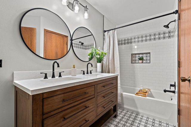 10396 Adler Cove, St. John, IN 46373