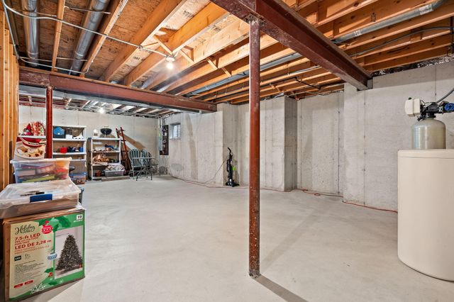 10396 Adler Cove, St. John, IN 46373