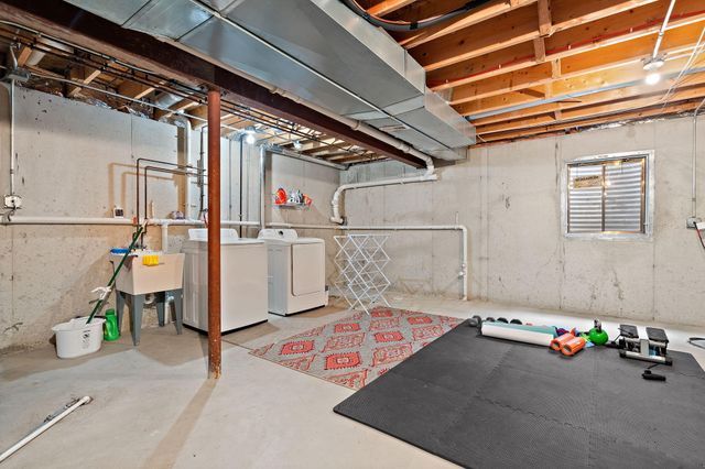 10396 Adler Cove, St. John, IN 46373