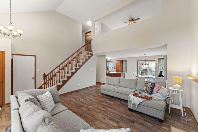 10396 Adler Cove, St. John, IN 46373