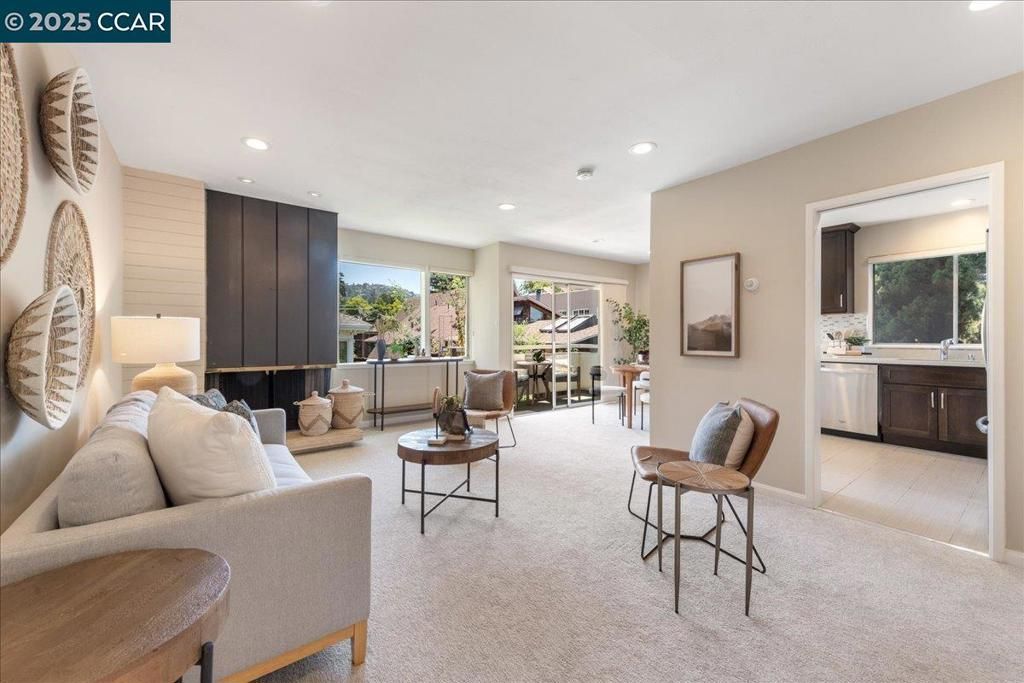 2601 College Ave 301, Berkeley, CA 94704