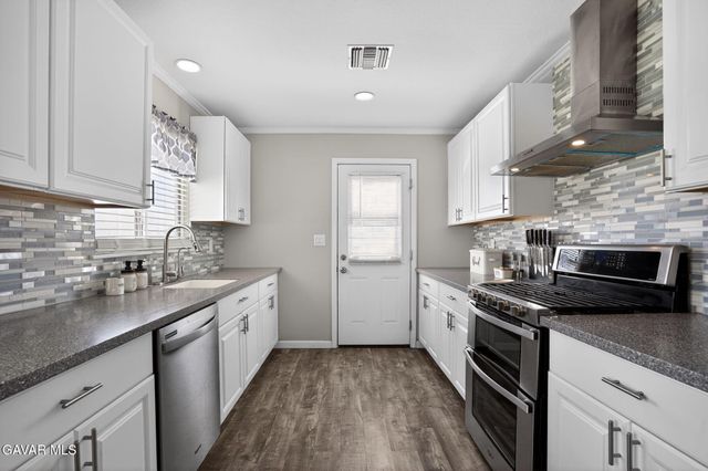 44423 Kingtree Avenue, Lancaster, CA 93534