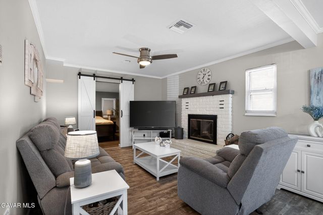 44423 Kingtree Avenue, Lancaster, CA 93534