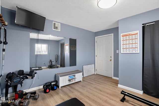 44423 Kingtree Avenue, Lancaster, CA 93534