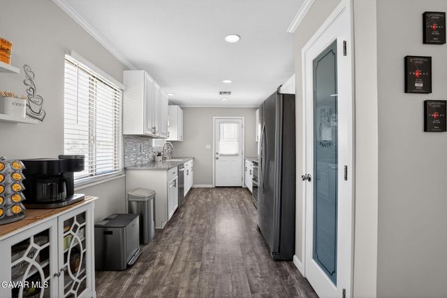 44423 Kingtree Avenue, Lancaster, CA 93534