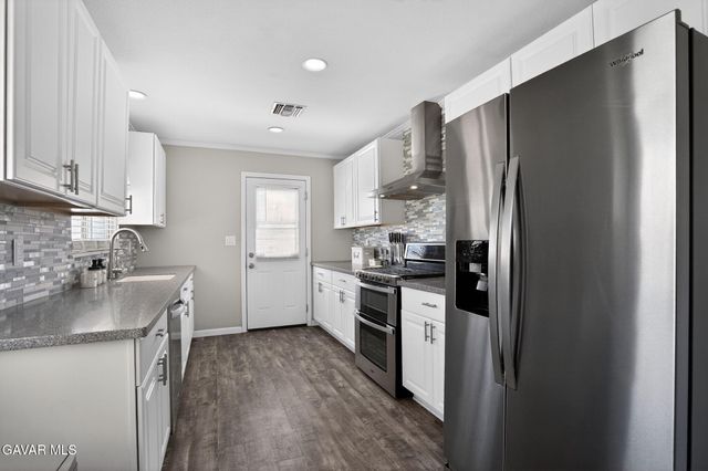 44423 Kingtree Avenue, Lancaster, CA 93534