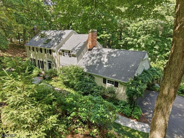 75 Green Hill Rd, Kinnelon Boro, NJ 07405