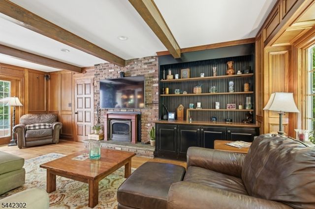 75 Green Hill Rd, Kinnelon Boro, NJ 07405
