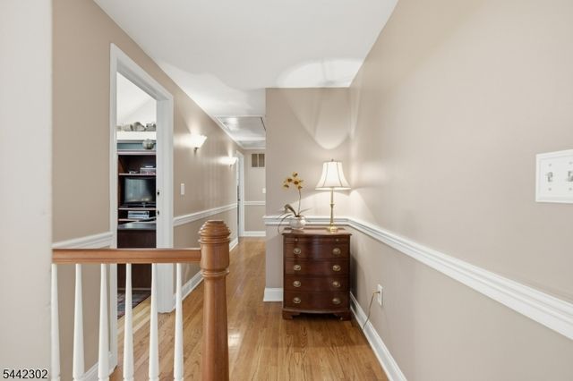 75 Green Hill Rd, Kinnelon Boro, NJ 07405