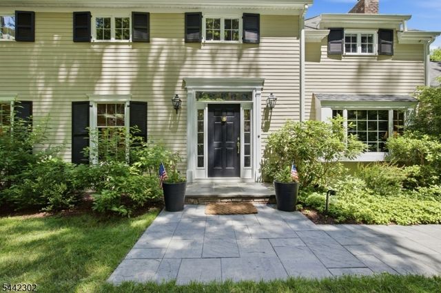 75 Green Hill Rd, Kinnelon Boro, NJ 07405