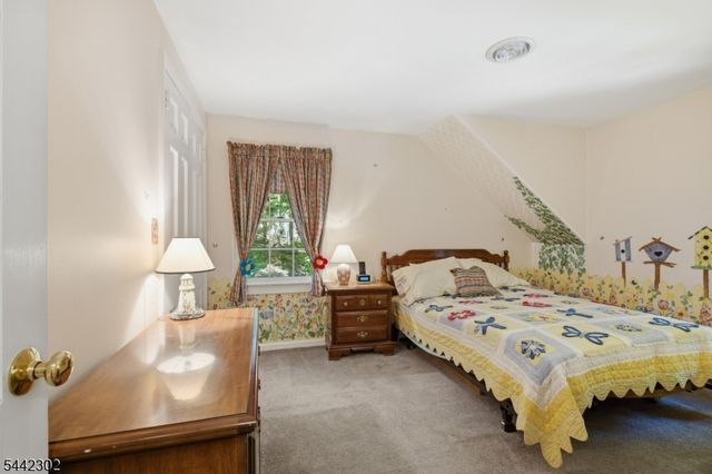 75 Green Hill Rd, Kinnelon Boro, NJ 07405