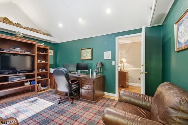 75 Green Hill Rd, Kinnelon Boro, NJ 07405
