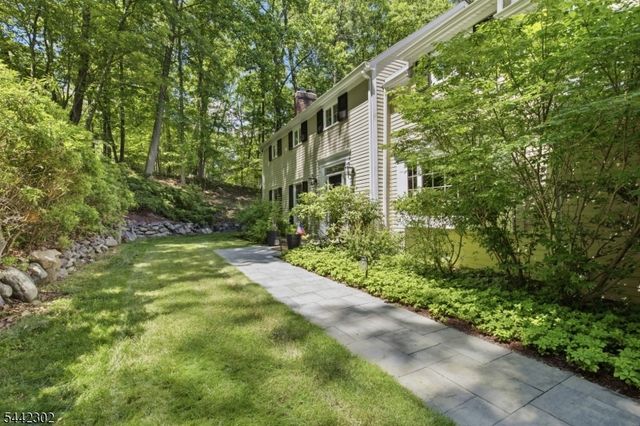 75 Green Hill Rd, Kinnelon Boro, NJ 07405