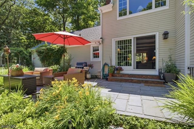 75 Green Hill Rd, Kinnelon Boro, NJ 07405