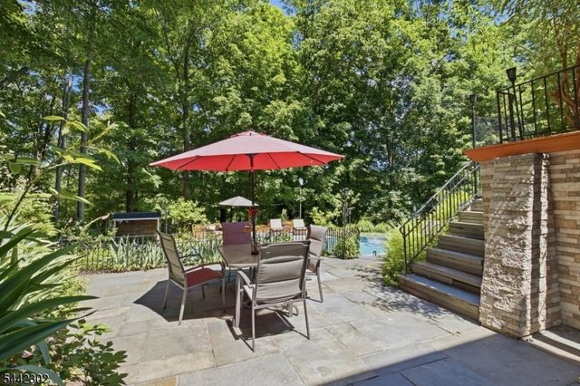 75 Green Hill Rd, Kinnelon Boro, NJ 07405
