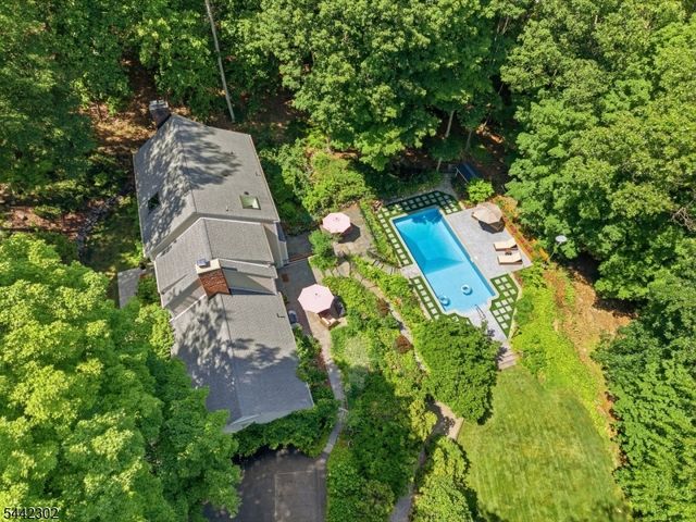 75 Green Hill Rd, Kinnelon Boro, NJ 07405