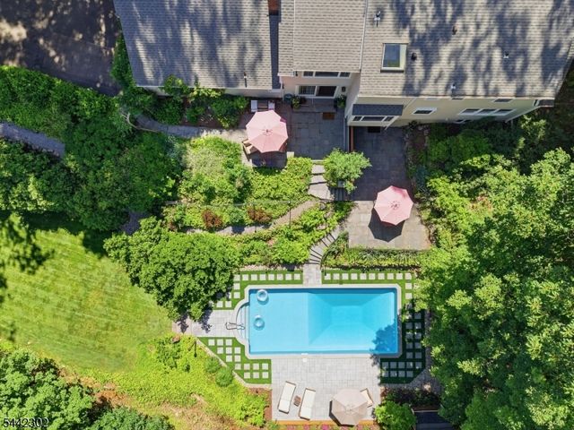 75 Green Hill Rd, Kinnelon Boro, NJ 07405