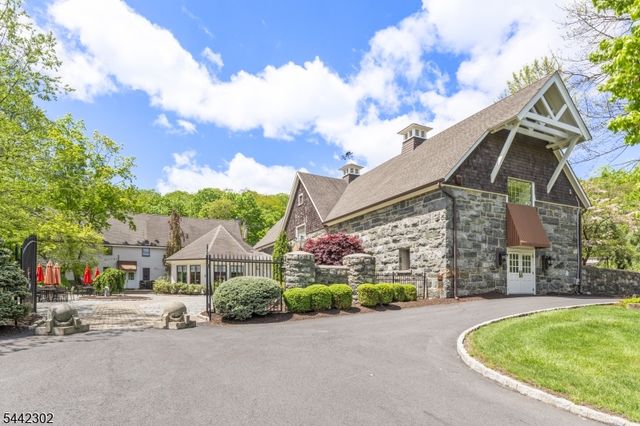 75 Green Hill Rd, Kinnelon Boro, NJ 07405