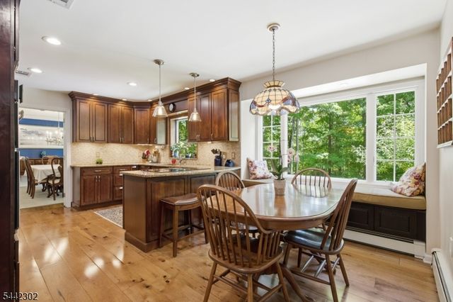 75 Green Hill Rd, Kinnelon Boro, NJ 07405